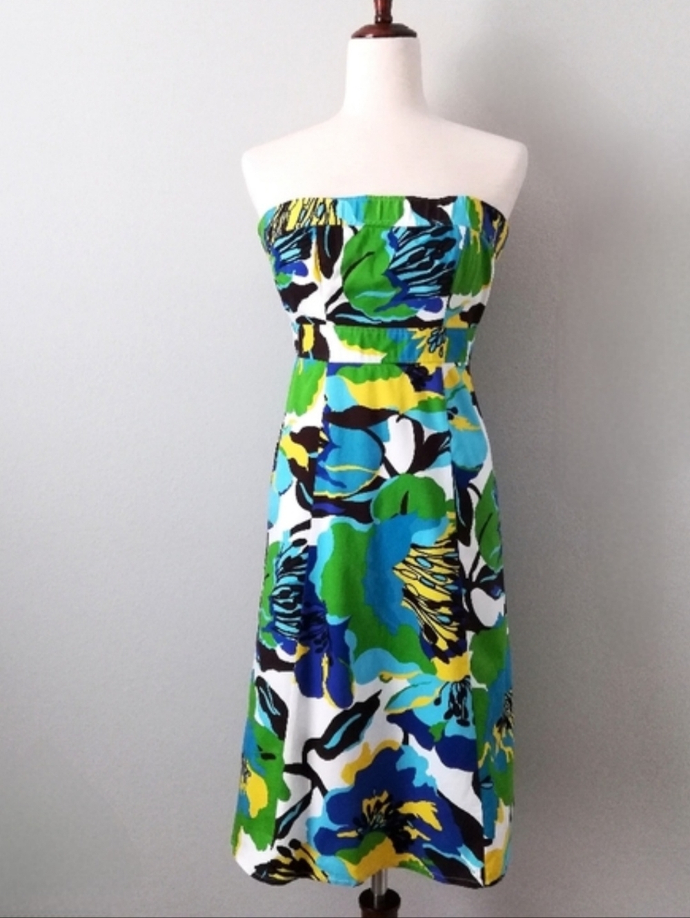a.n.a. Strapless Blue Green & White Bright Beautiful Floral Dress, Size 4